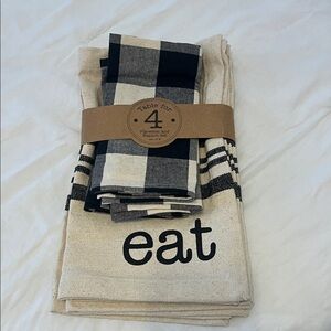 Mud Pie Black and Cream Plaid Table Linens